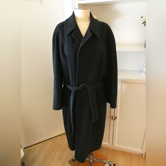 Harry Rosen Other - HARRY ROSEN, grey mix, button down, belted , 100% wool overcoat